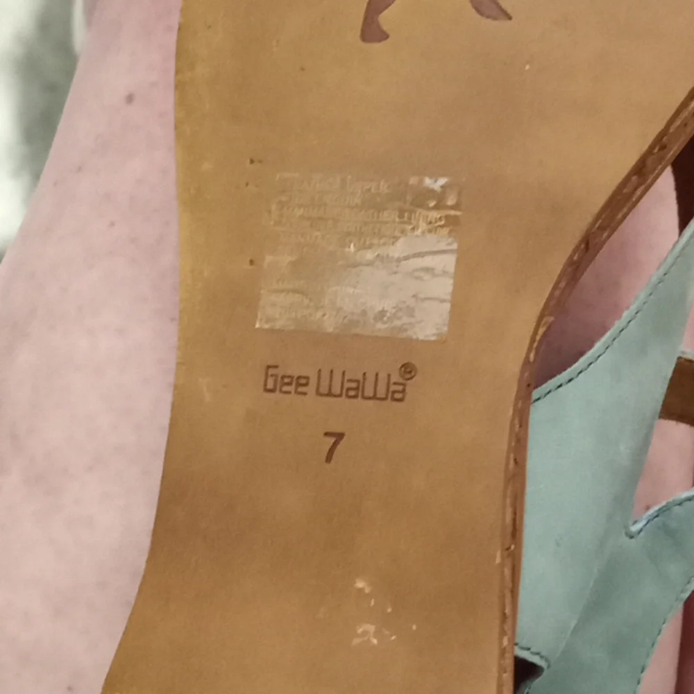 GEE'WAWA Handmade Green Leather Sandals, size 7 - Picture 6 of 7